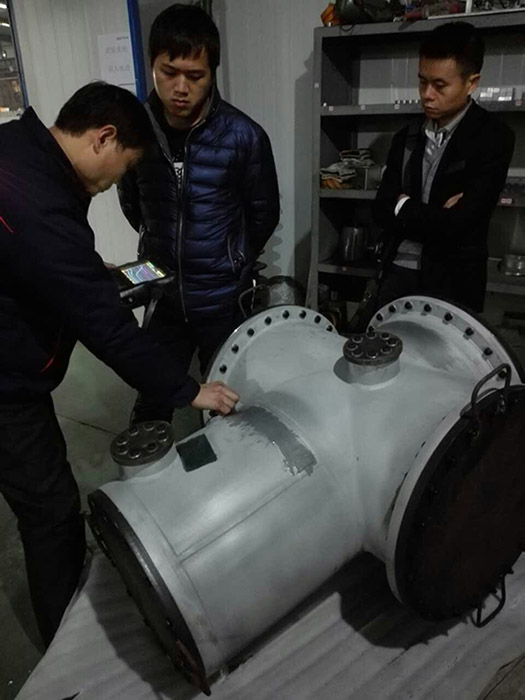 客戶檢查我公司GIS殼體超聲波探傷。